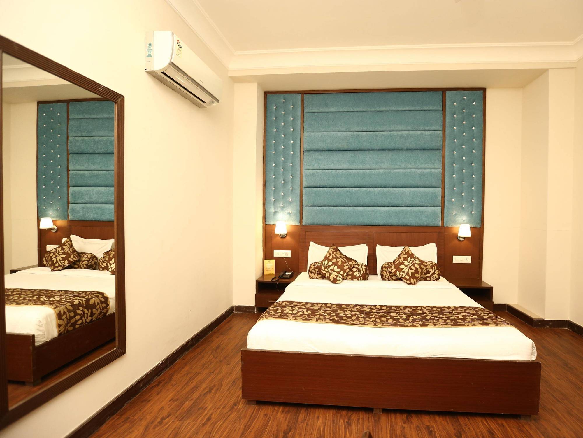 Hotel Kohinoor Palace Ludhiana Eksteriør billede